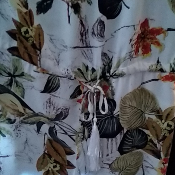 Romper - Picture 2 of 4